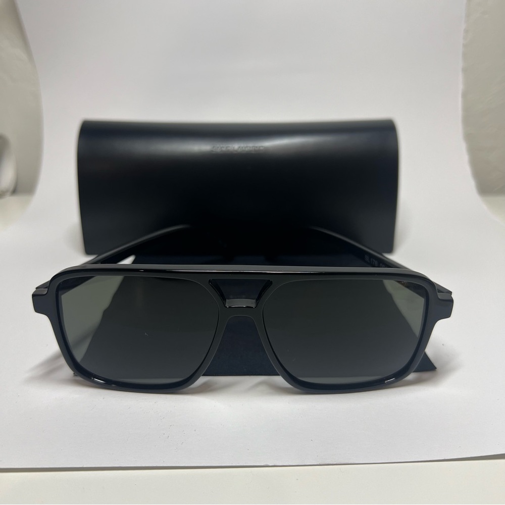 Saint Laurent
Women's Black Sl 176 001 Square Sunglasses aviator